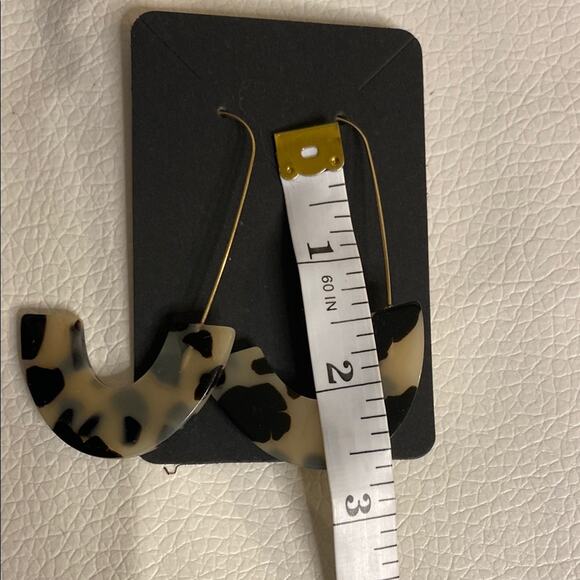 Tortoise Acrylic Hoop Earrings Gold Wire Minimalist Modern Statement Jewelry - Picture 6 of 8